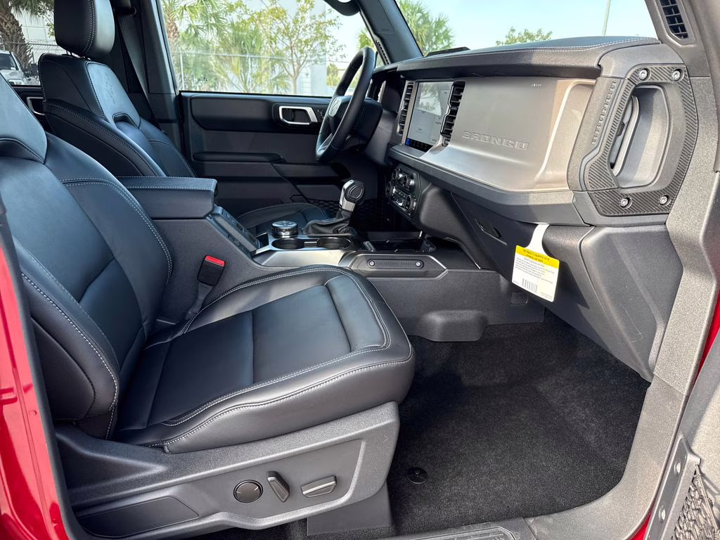 2026 Ruby Red Metallic Tinted Clearcoat Ford Bronco Outer Banks 4X4 SUV