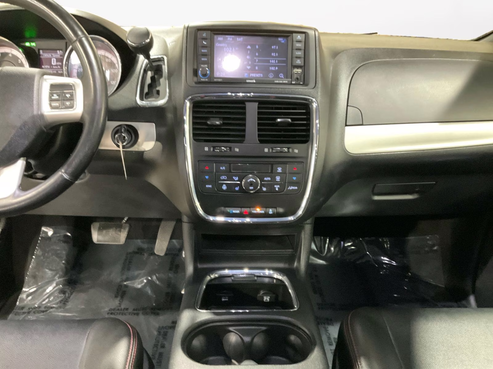2019 White Knuckle Clearcoat Dodge Grand Caravan GT FWD Van