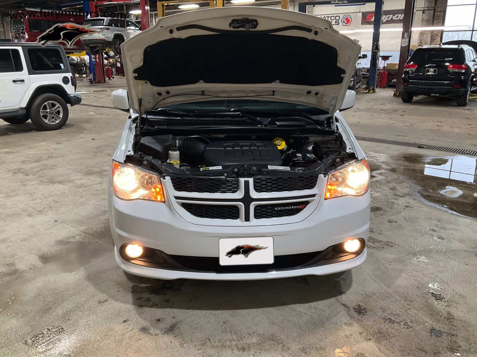 2019 White Knuckle Clearcoat Dodge Grand Caravan GT FWD Van