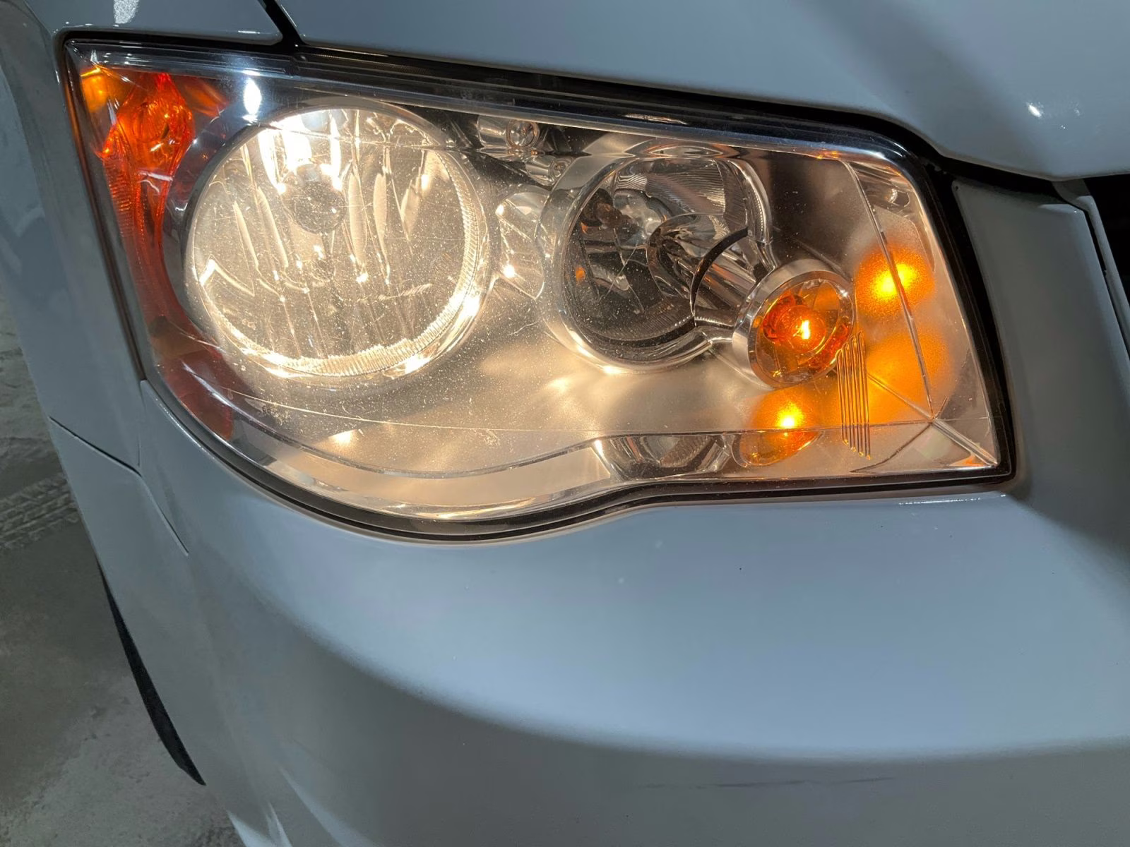 2019 White Knuckle Clearcoat Dodge Grand Caravan GT FWD Van