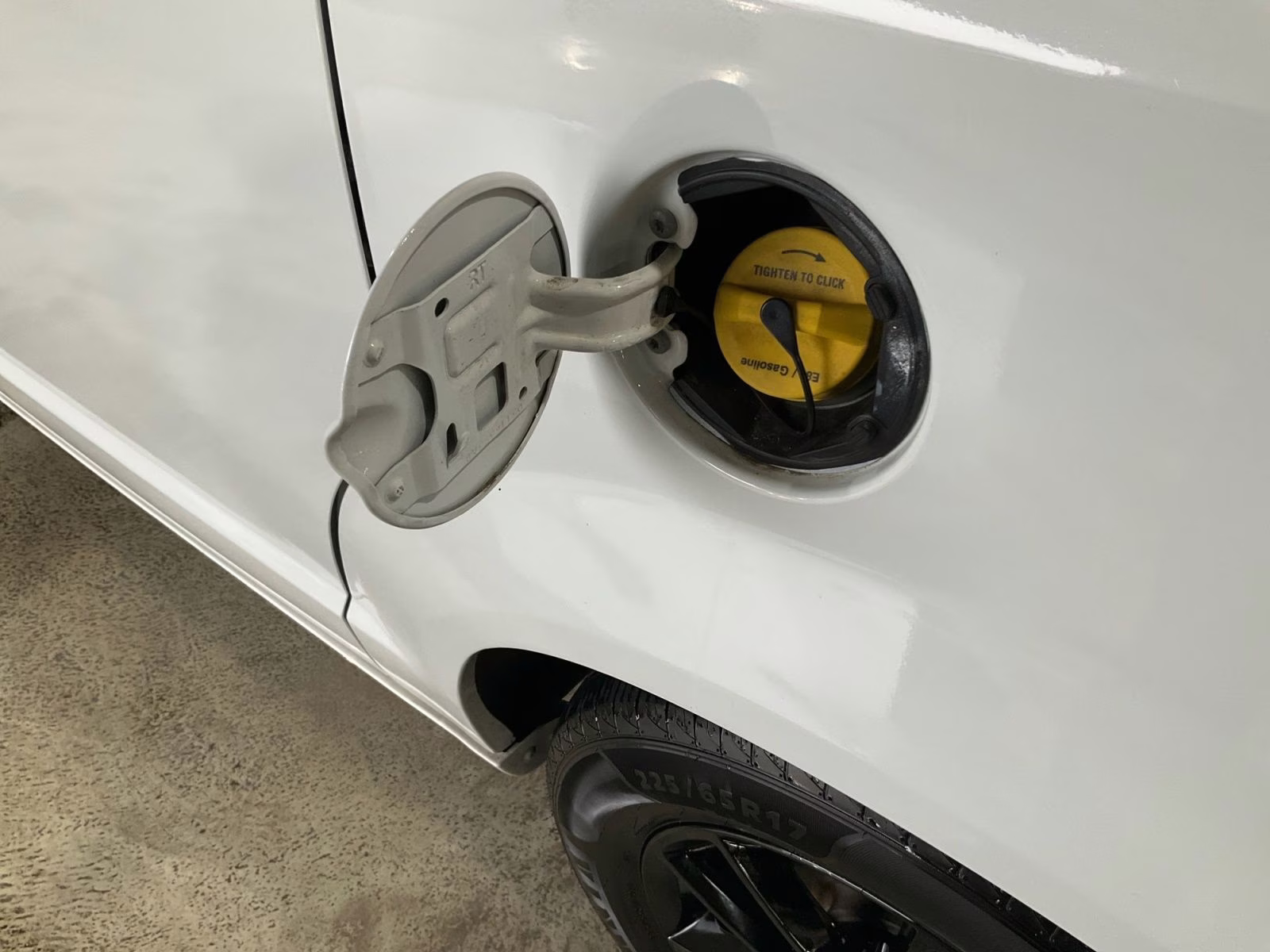 2019 White Knuckle Clearcoat Dodge Grand Caravan GT FWD Van