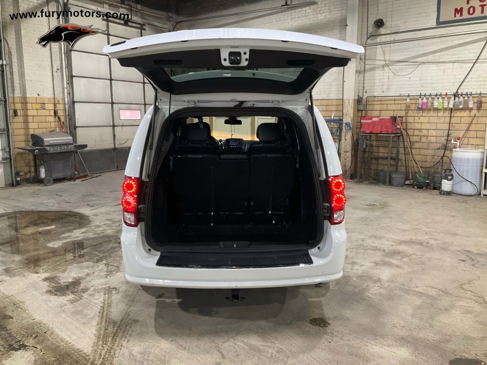 2019 White Knuckle Clearcoat Dodge Grand Caravan GT FWD Van
