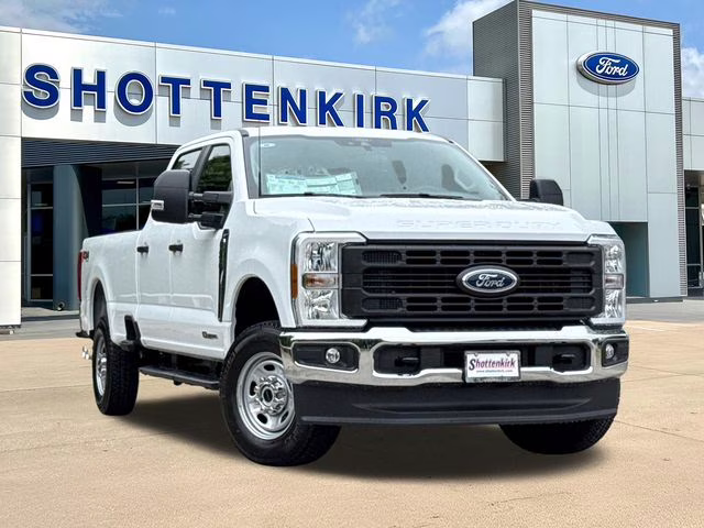 2026 Oxford White Ford Super Duty F-250 SRW XLT 4X4 Truck