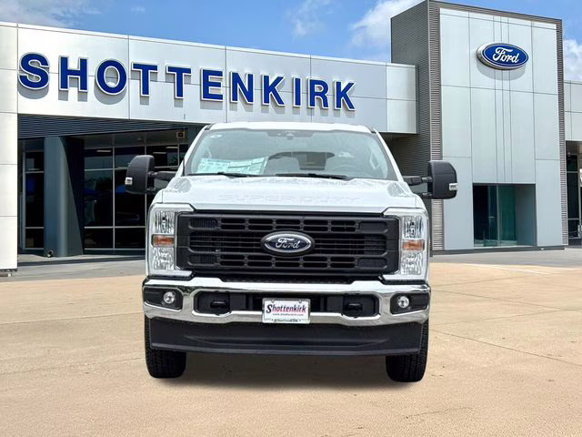 2026 Oxford White Ford Super Duty F-250 SRW XLT 4X4 Truck