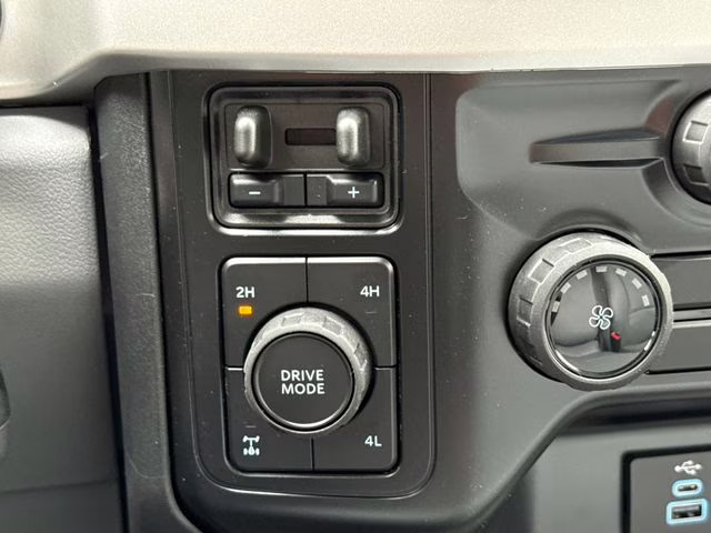 2026 Oxford White Ford Super Duty F-250 SRW XLT 4X4 Truck