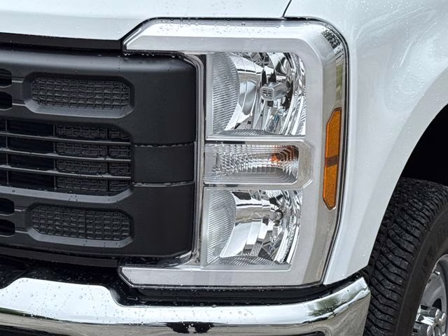2026 Oxford White Ford Super Duty F-250 SRW XLT 4X4 Truck