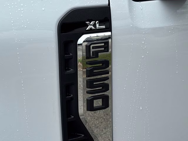 2026 Oxford White Ford Super Duty F-250 SRW XLT 4X4 Truck
