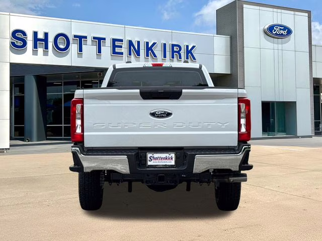 2026 Oxford White Ford Super Duty F-250 SRW XLT 4X4 Truck