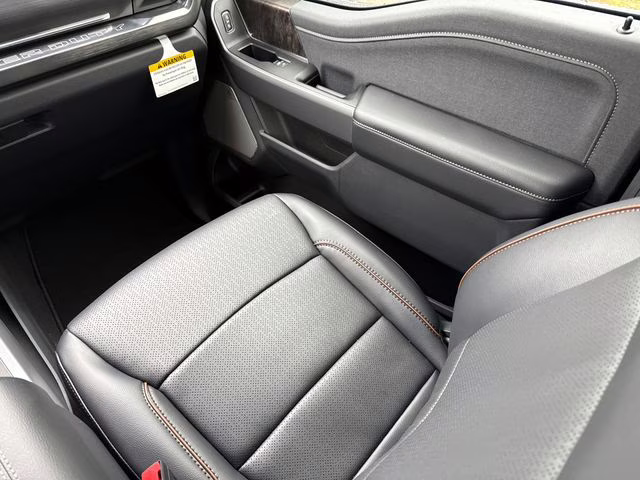 2026 Black Ford Super Duty F-250 SRW Lariat 4X4 Truck