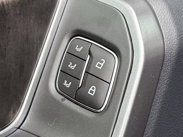 2026 Black Ford Super Duty F-250 SRW Lariat 4X4 Truck