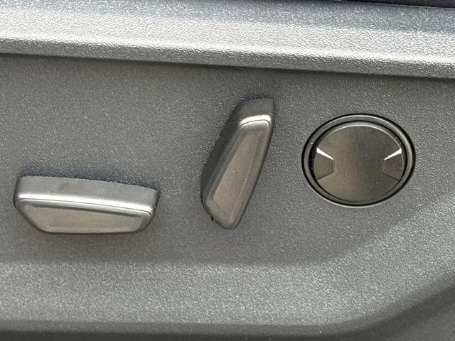 2026 Black Ford Super Duty F-250 SRW Lariat 4X4 Truck