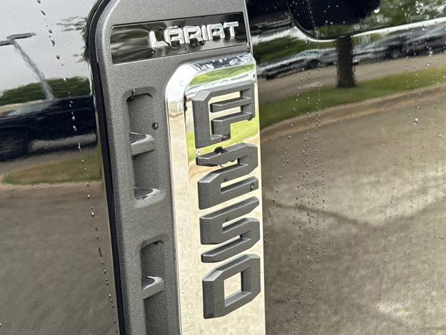 2026 Black Ford Super Duty F-250 SRW Lariat 4X4 Truck