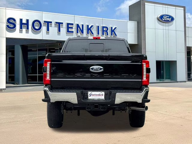 2026 Black Ford Super Duty F-250 SRW Lariat 4X4 Truck