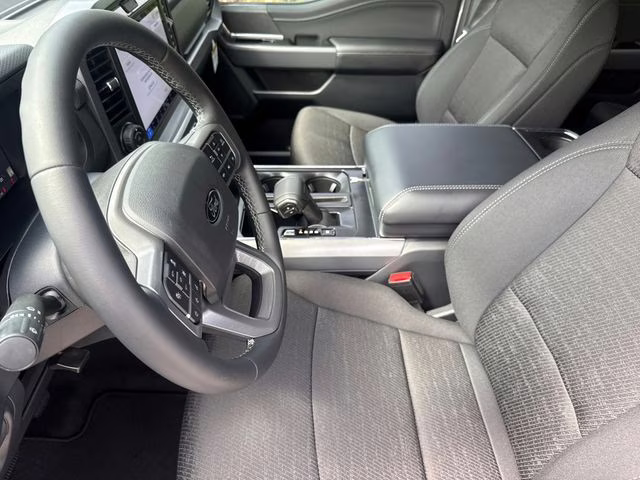 2026 Oxford White Ford F-150 XLT 4X4 Truck