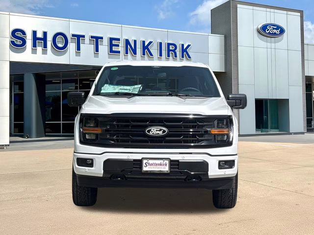 2026 Oxford White Ford F-150 XLT 4X4 Truck