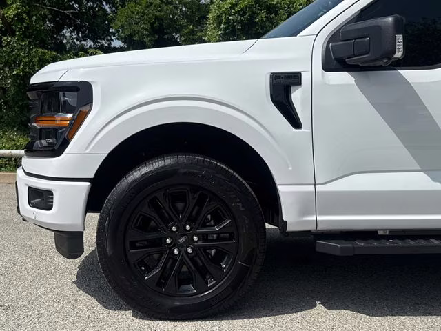 2026 Oxford White Ford F-150 XLT 4X4 Truck