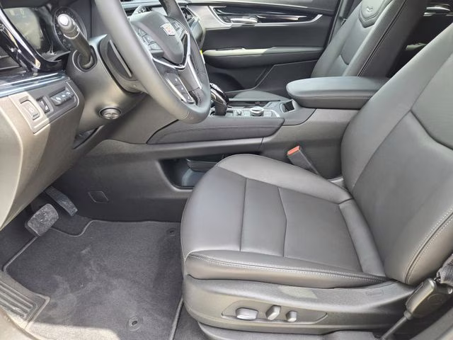 2026 Crystal White Tricoat Cadillac XT5 Premium Luxury FWD SUV