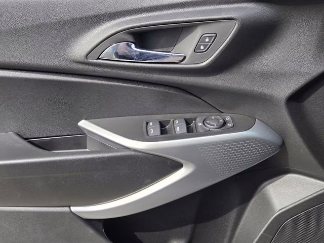 2026 White Sands Chevrolet Trax 1RS FWD SUV