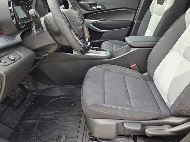 2026 White Sands Chevrolet Trax 1RS FWD SUV