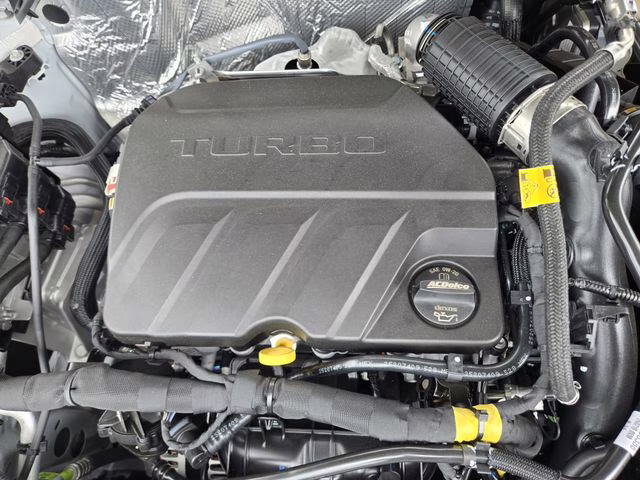 2026 Summit White Chevrolet Trax LT FWD SUV