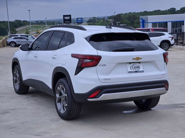 2026 Summit White Chevrolet Trax LT FWD SUV