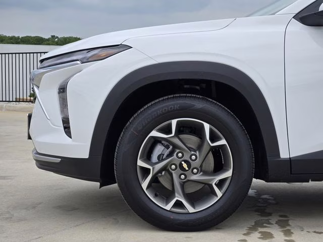 2026 Summit White Chevrolet Trax LT FWD SUV