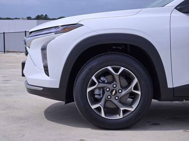 2026 Summit White Chevrolet Trax LT FWD SUV