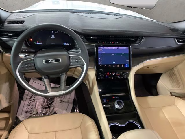 2024 Bright White Clearcoat Jeep Grand Cherokee L Limited 4X4 SUV