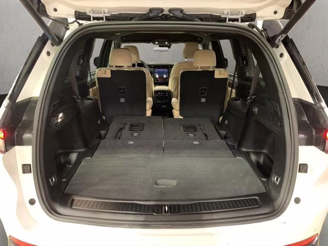 2024 Bright White Clearcoat Jeep Grand Cherokee L Limited 4X4 SUV