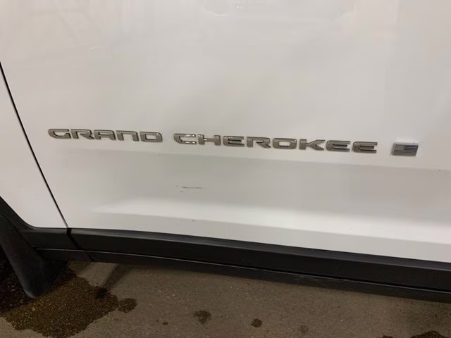 2024 Bright White Clearcoat Jeep Grand Cherokee L Limited 4X4 SUV