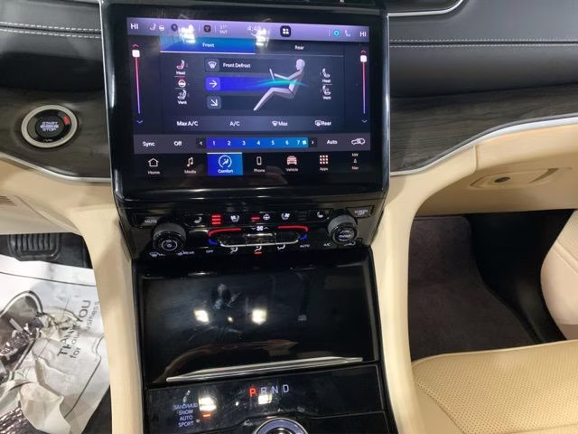 2024 Bright White Clearcoat Jeep Grand Cherokee L Limited 4X4 SUV