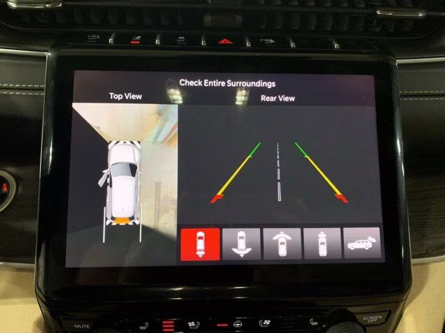 2024 Bright White Clearcoat Jeep Grand Cherokee L Limited 4X4 SUV