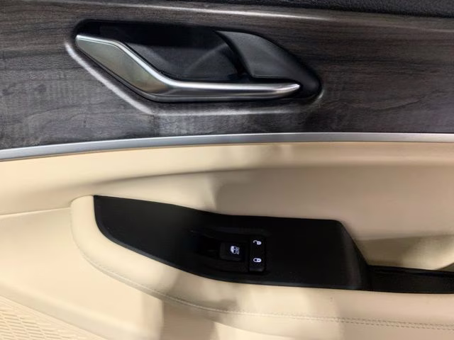 2024 Bright White Clearcoat Jeep Grand Cherokee L Limited 4X4 SUV