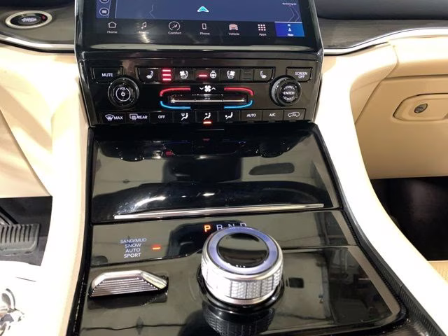 2024 Bright White Clearcoat Jeep Grand Cherokee L Limited 4X4 SUV