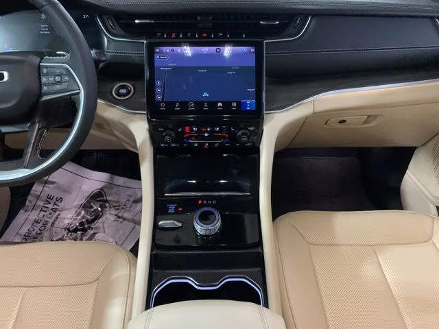 2024 Bright White Clearcoat Jeep Grand Cherokee L Limited 4X4 SUV