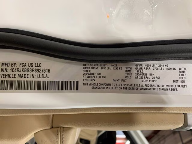 2024 Bright White Clearcoat Jeep Grand Cherokee L Limited 4X4 SUV