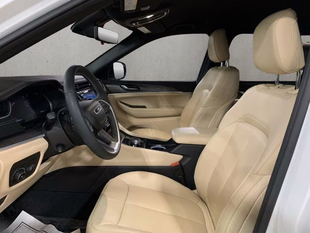 2024 Bright White Clearcoat Jeep Grand Cherokee L Limited 4X4 SUV