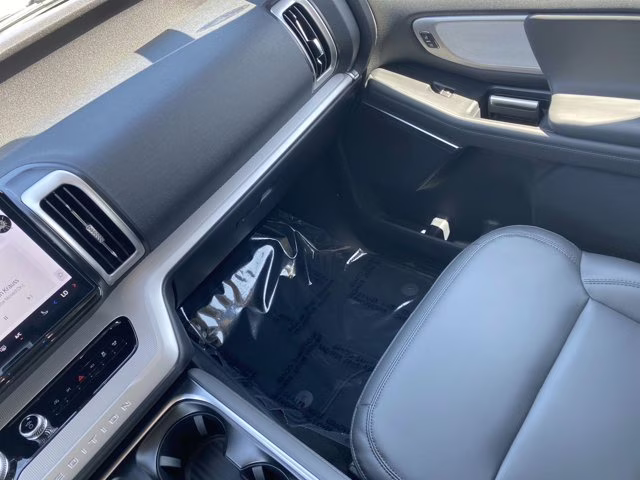 2026 Space Silver Metallic Ford Expedition Active RWD SUV