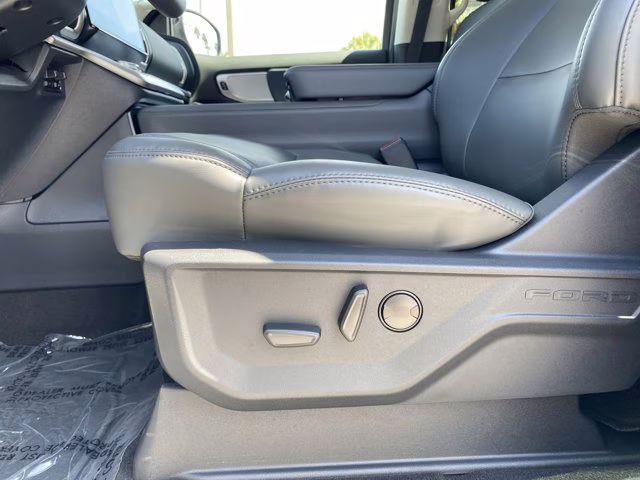 2026 Space Silver Metallic Ford Expedition Active RWD SUV