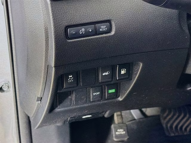 2018 Gun Metallic Nissan Rogue SV FWD SUV