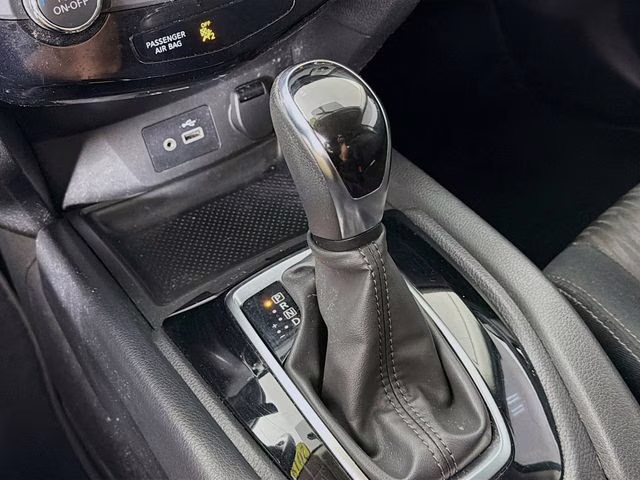 2018 Gun Metallic Nissan Rogue SV FWD SUV