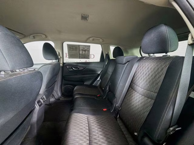 2018 Gun Metallic Nissan Rogue SV FWD SUV