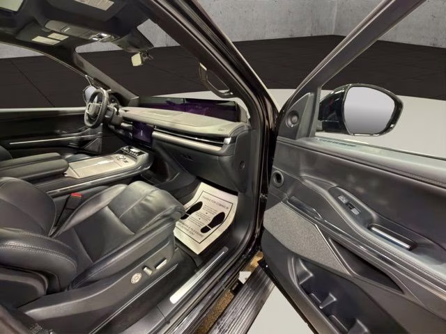 2025 Infinite Black Metallic Clearcoat Lincoln Navigator L Reserve 4X4 SUV