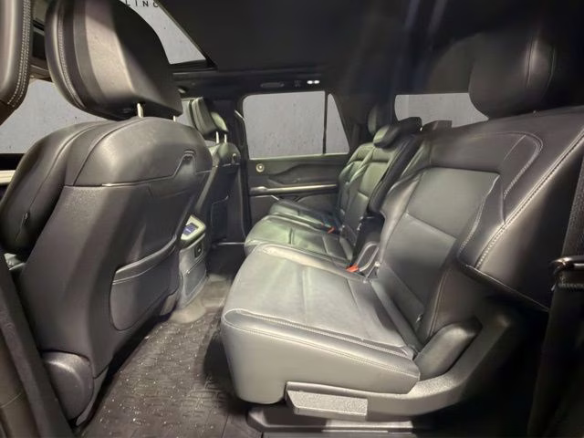 2025 Infinite Black Metallic Clearcoat Lincoln Navigator L Reserve 4X4 SUV