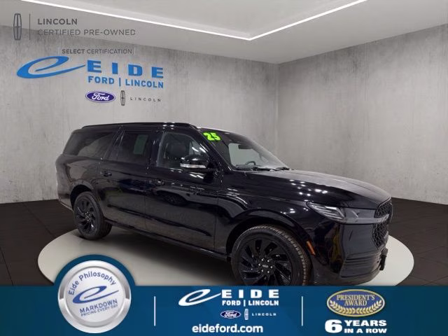 2025 Infinite Black Metallic Clearcoat Lincoln Navigator L Reserve 4X4 SUV