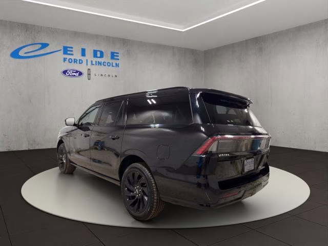 2025 Infinite Black Metallic Clearcoat Lincoln Navigator L Reserve 4X4 SUV