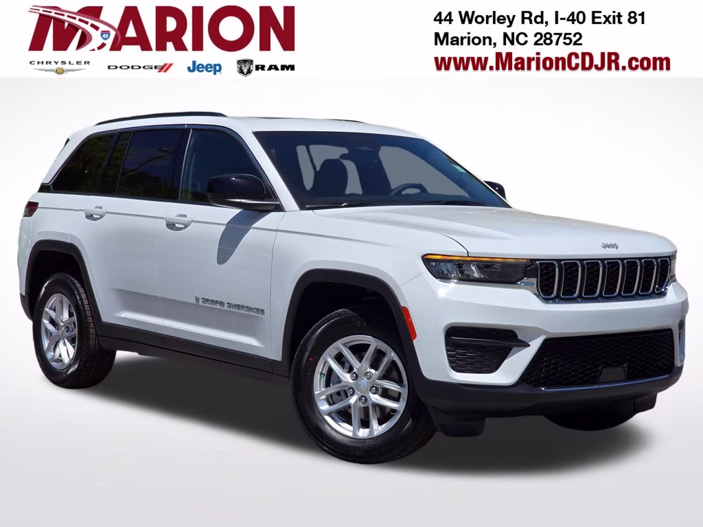 2026 Bright White Clearcoat Jeep Grand Cherokee Laredo X 4X4 SUV