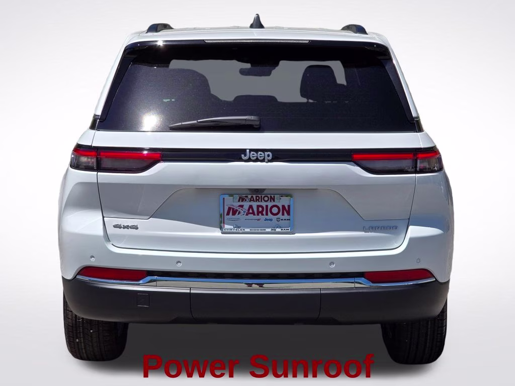 2026 Bright White Clearcoat Jeep Grand Cherokee Laredo X 4X4 SUV