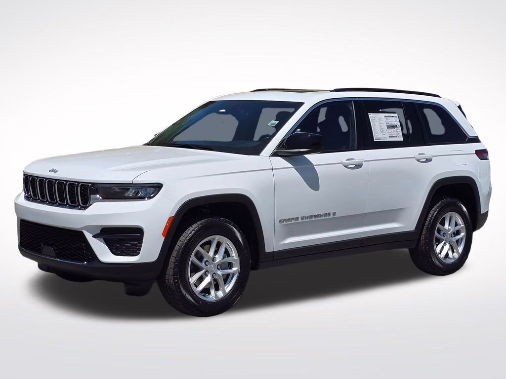 2026 Bright White Clearcoat Jeep Grand Cherokee Laredo X 4X4 SUV