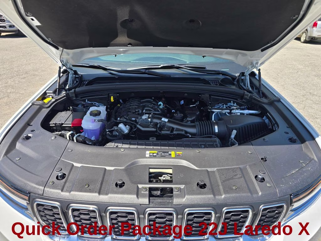 2026 Bright White Clearcoat Jeep Grand Cherokee Laredo X 4X4 SUV